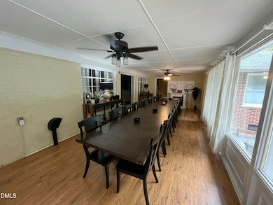 523 Wildwood Ln, Burlington, NC 27215 - photo 4