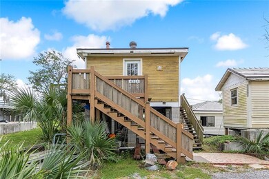 4518 Jean Lafitte Porch and Entrance