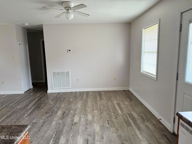 112 Adams Ave, Magee, MS 39111 - photo 4