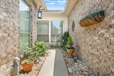 5370 Courtyard Dr, Gonzales, LA 70737 - photo 4