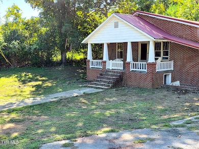 2534 Muddy Hollow Rd, Dandridge, TN 37725 - photo 2