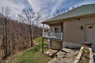 113 S Acorn Hill Dr, Olyphant, PA 18447 - photo 5