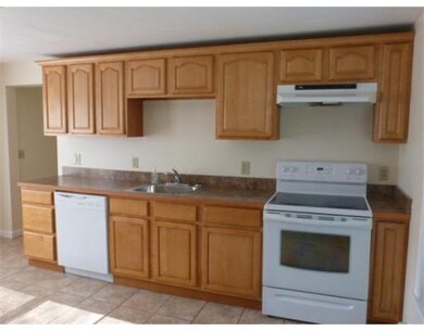 138 Oak St unit 2, Taunton, MA 02780 - photo 2