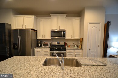 8197 Hollow Ct, Severn, MD 21144 - photo 5