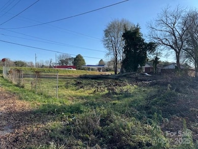 409 N Post Rd, Shelby, NC 28150 - photo 3