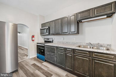 516 Laurel St, Reading, PA 19602 - photo 7