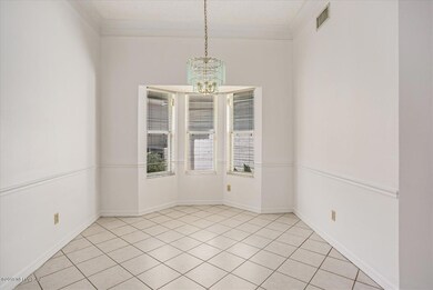 03-Dining Room