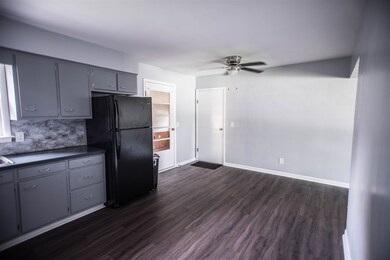 111 W 3rd St, Auburn, IN 46706 - photo 6