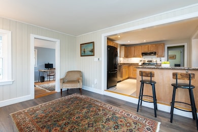 147 Grove St, Reading, MA 01867 - photo 3