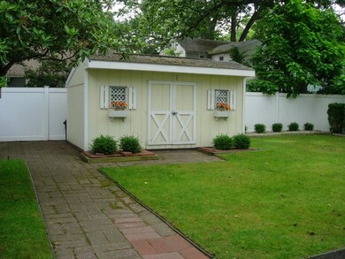 198 Shawmut St, Springfield, MA 01108 - photo 5