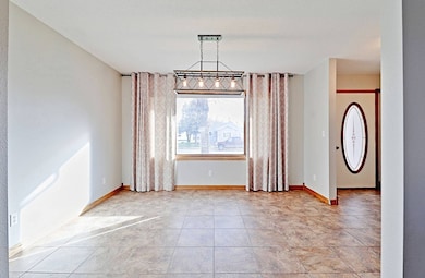 207 10th St NW, Devils Lake, ND 58301 - photo 6