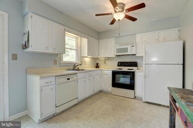 4469 Bartholow Rd, Sykesville, MD 21784 - photo 7