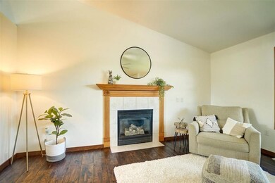 1138 S Perry Pkwy, Oregon, WI 53575 - photo 7