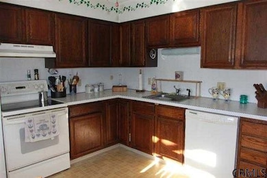 545 Swaggertown Rd, Schenectady, NY 12302 - photo 5