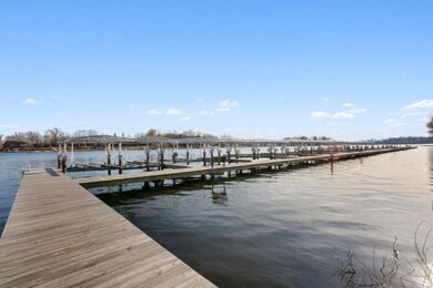 03_8687HeronCourt_352_Lake_LowRes