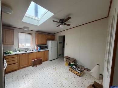 252 NW 20th St, Newport, OR 97365 - photo 4