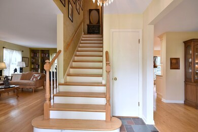 521 S Poplar Ave, Elmhurst, IL 60126 - photo 3