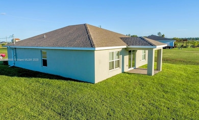 7011 Waldo Cir, Labelle, FL 33935 - photo 2