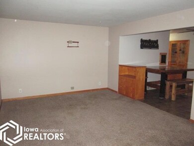 308 S 3rd St, Klemme, IA 50449 - photo 3