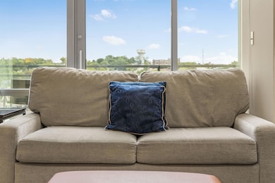 7-web-or-mls-_CM24831