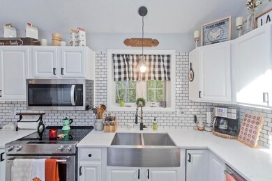 105 Booth St, Ludlow, MA 01056 - photo 4