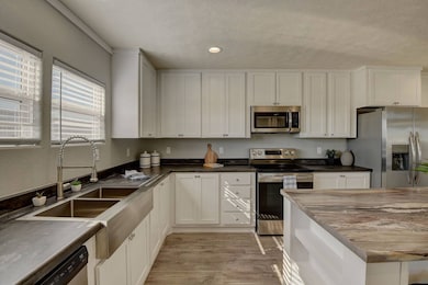 1040 Monarch Dr, Cleburne, TX 76033 - photo 6