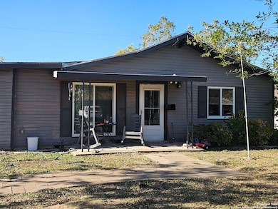 815 Highgate Rd, Universal City, TX 78148 - photo 2