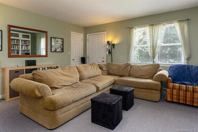 115 S Rowe Rd, Hendersonville, NC 28792 - photo 4