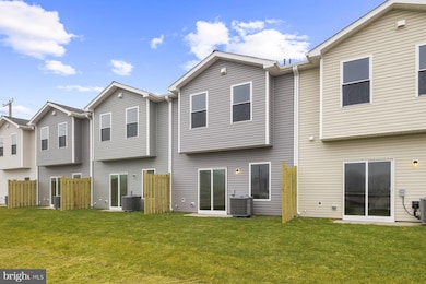 8126 Bartholomew Ct, Baltimore, MD 21206 - photo 2