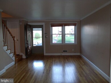 526 Lucia Ave, Baltimore, MD 21229 - photo 2