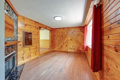 3106 13th St, Winthrop Harbor, IL 60096 - photo 2