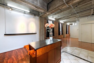 114WAdams307-014