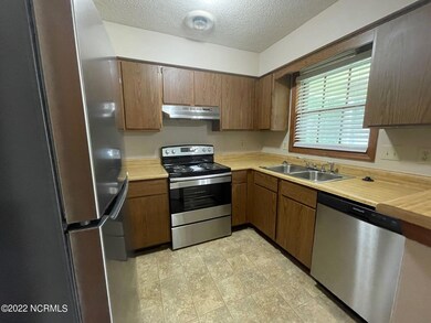 107 Highland Ct, Jacksonville, NC 28540 - photo 4