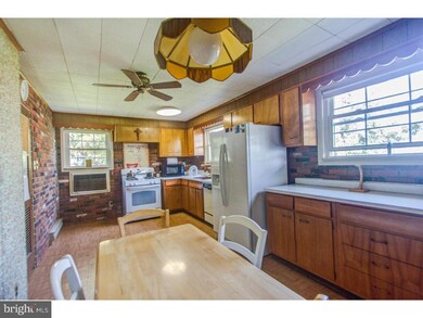 1040 S Trooper Rd, Norristown, PA 19403 - photo 2