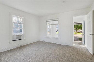 08-1627-Reed-St-Kalamazoo-MI-49001-Windo
