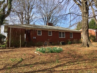 638 Holland Dr, Statesville, NC 28677 - photo 2