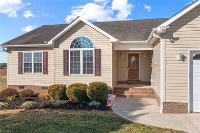 119 W Edinburgh Ct, Statesville, NC 28625 - photo 4