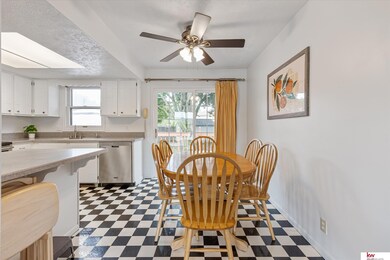 13111 Larimore Cir, Omaha, NE 68164 - photo 6