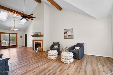 7505 Newton Dr, Louisville, KY 40228 - photo 6