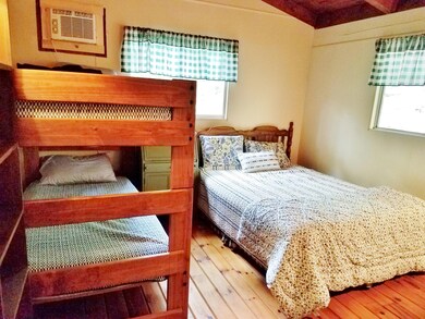 2nd bedroom 2 (2)