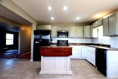 14718 Mortenson St, Williston, ND 58801 - photo 7