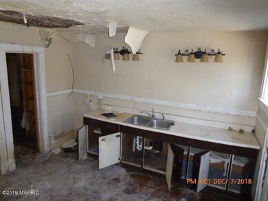 E Main kitchen