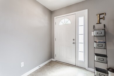 12290 Quarry Face Ct, Fishers, IN 46037 - photo 7