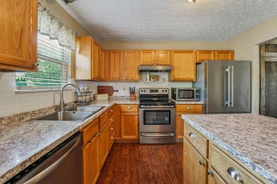 1278 Lieutenant Dr, Galloway, OH 43119 - photo 2