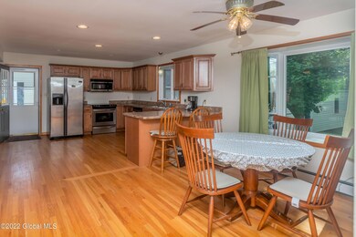 71 Russell Rd, Colonie, NY 12205 - photo 4