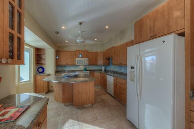 013_Kitchen