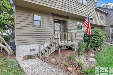 Welcoming entrance to 1134 Pine Point LN NE