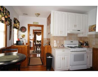 96 Putnam St unit 96, Watertown, MA 02472 - photo 2