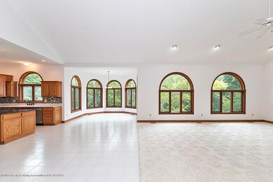 16577 Thorngate MAIN LIVING