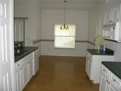 Kitchen. KITCHEN WITH BREAKFAST NOOK